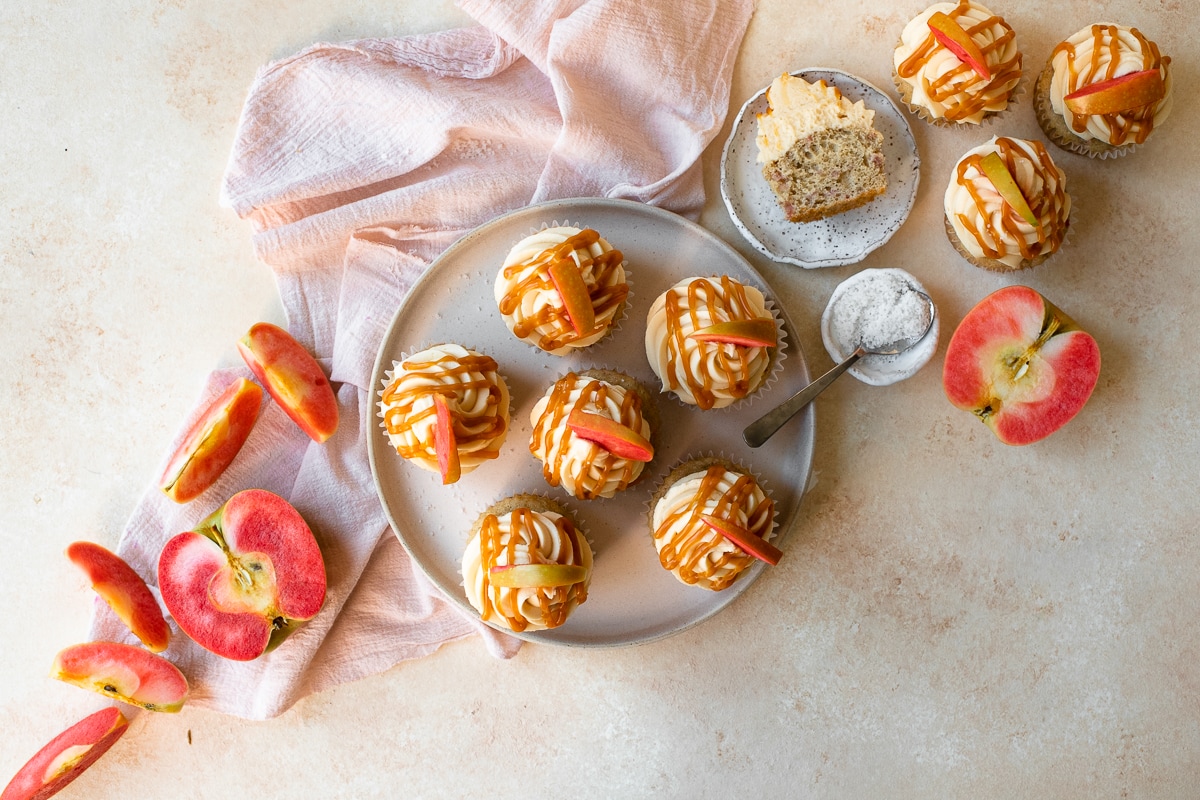 Tarçınlı Elmalı Cupcake Tarifi (Glutensiz & Şekersiz)
